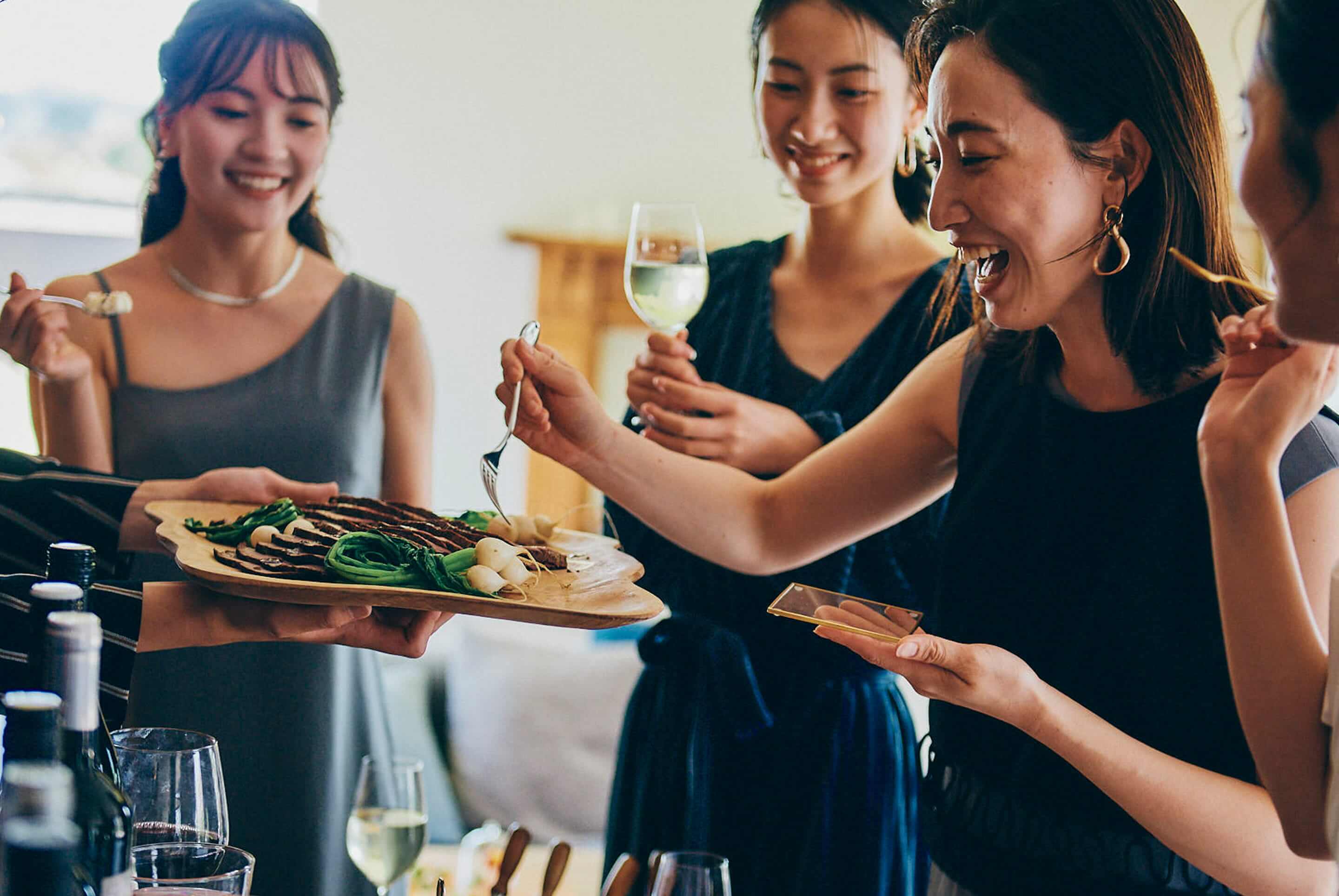 ブッフェスタイルで自由なタイミングでお食事を。