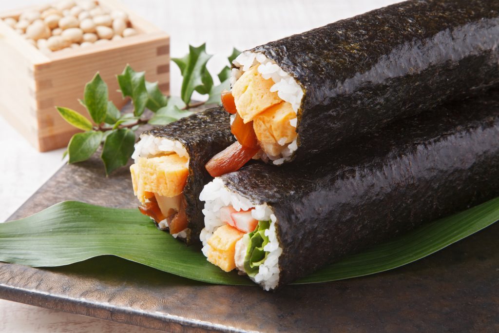 節分に恵方巻きを食べるのはなぜ?恵方巻きの始まりは?のアイキャッチ