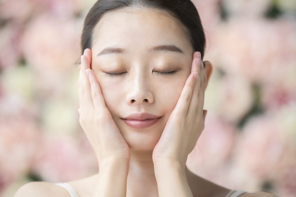 産後ママの肌トラブル、原因はホルモンバランスとストレス?産後もキレイでいるためのポイントのアイキャッチ