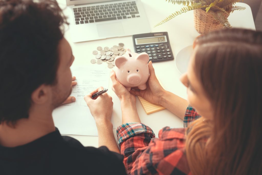共働き夫婦はどうしてる?貯金のコツをご紹介のアイキャッチ