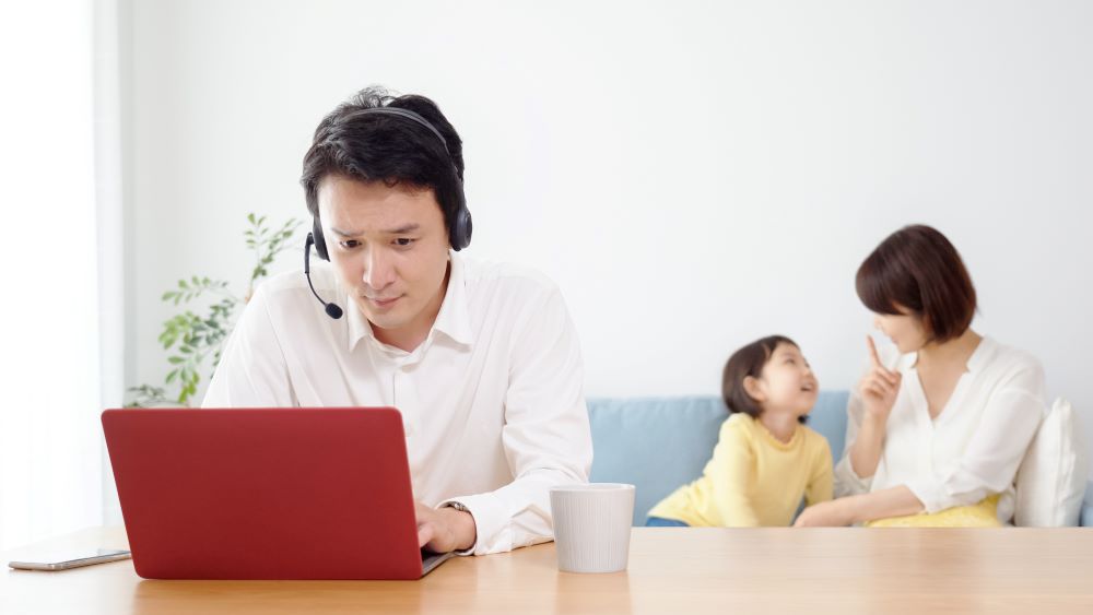 話し声が気になって集中できない?!夫婦で円滑に在宅ワークを進めるコツのアイキャッチ