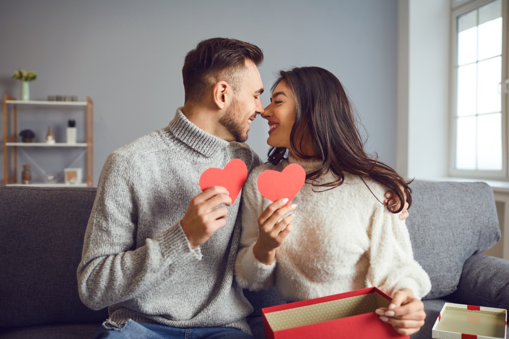 バレンタインを夫婦で楽しむ！気分を上げるバレンタインファッションのアイキャッチ