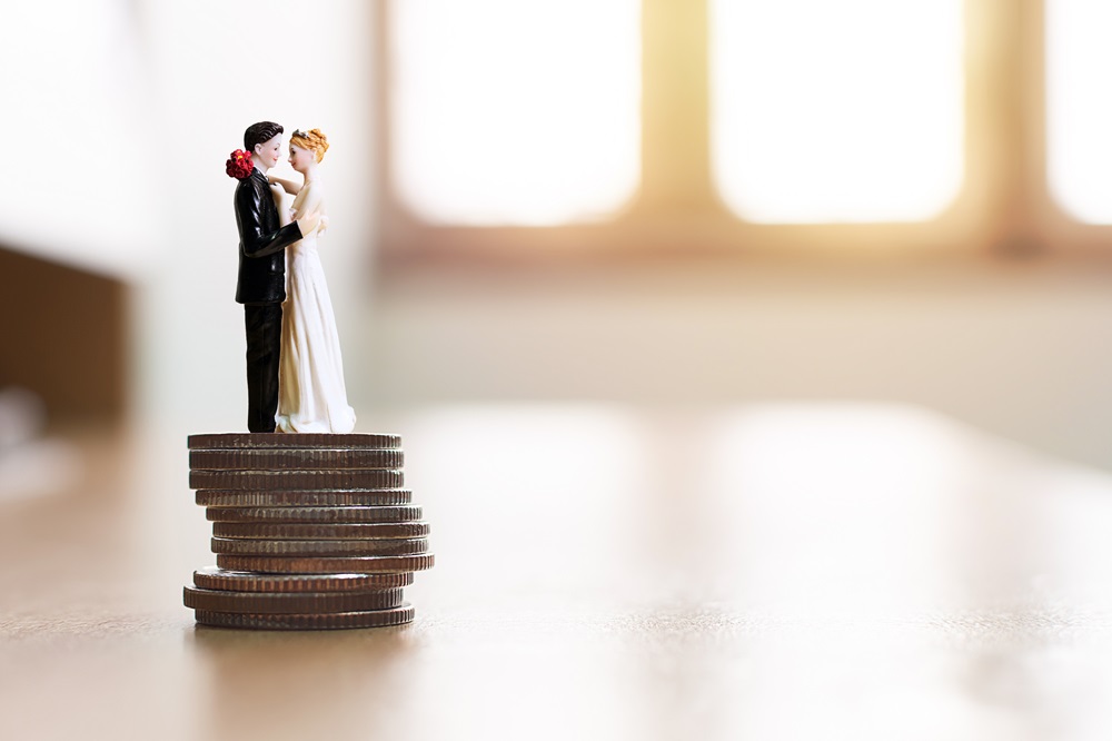 結婚式準備の前に!親御様への要相談ポイント◆資金援助の有無編のアイキャッチ
