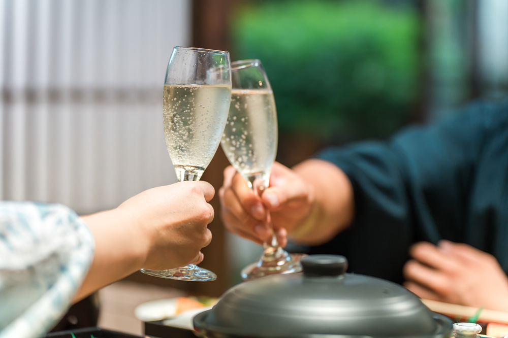 記念日はおうちで一流店。「お取り寄せ高級鍋」とペアリングワインの選び方のアイキャッチ