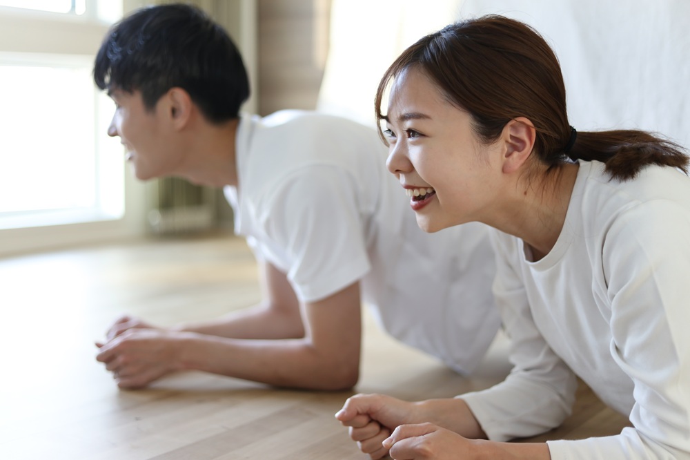 式までカウントダウン！二人で励まし合って結果を出す「カップル・ダイエット」と美容習慣のアイキャッチ